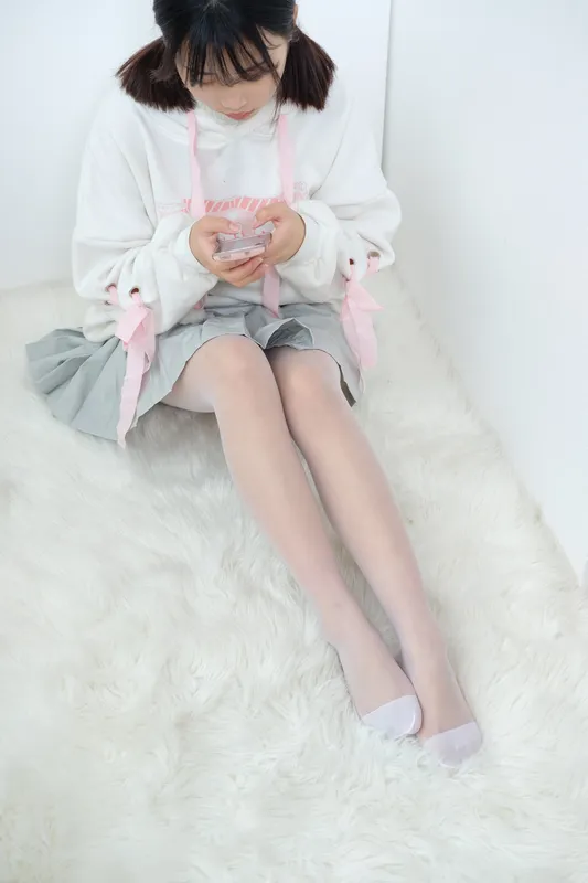 森萝财团 [BETA-016] 白丝美足少女 [105P] - 森萝财团