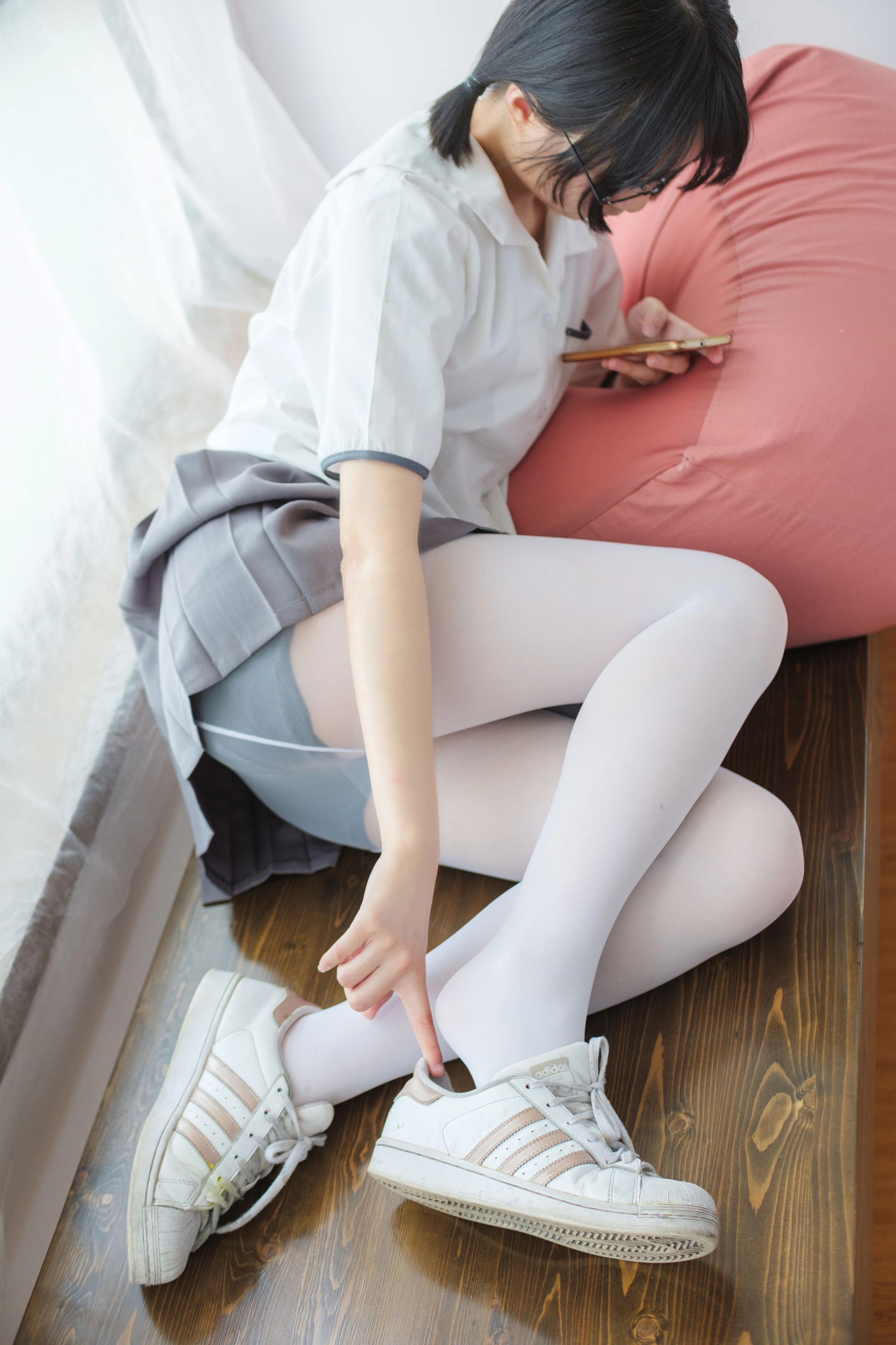 森萝财团 [BETA-026] 红色校服肉丝美足少女 [78P] 1